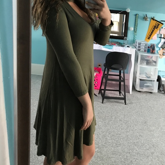 Green Spring Dress - Picture 3 of 5